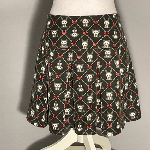 Hot Topic Size M Skelanimals Grommet Strap Goth Skulls Pleated Plaid Mini Skirt - Picture 5 of 10